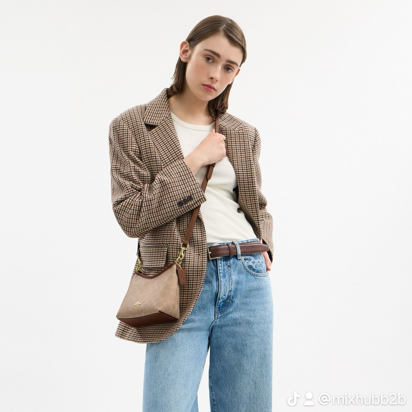 Coach Laurel Small Shoulder Bag – Signature Canvas (Caramel Brown)