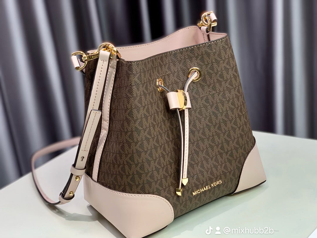 Michael Kors Logo Drawstring Bucket Bag – Brown/Vanilla