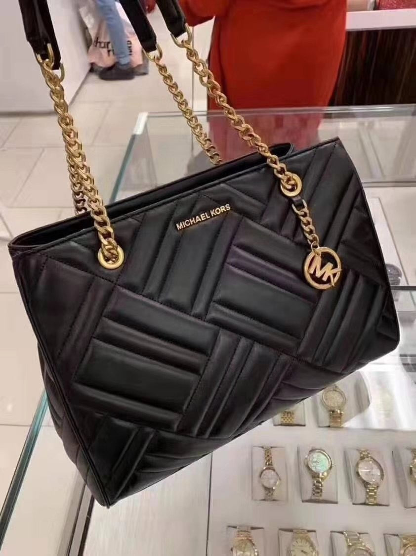 Michael Kors Vivianne Large Quilted Leather Tote Shoulder Bag – Black/Gold