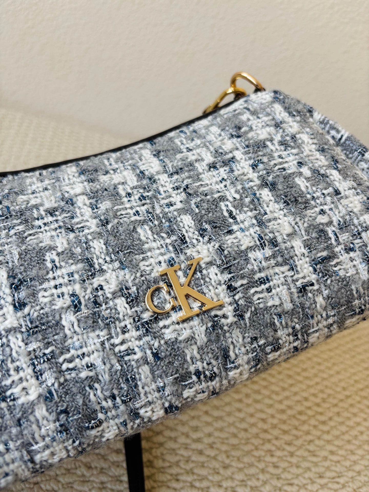 CK Tweed Underarm Bag – Elegant & Versatile