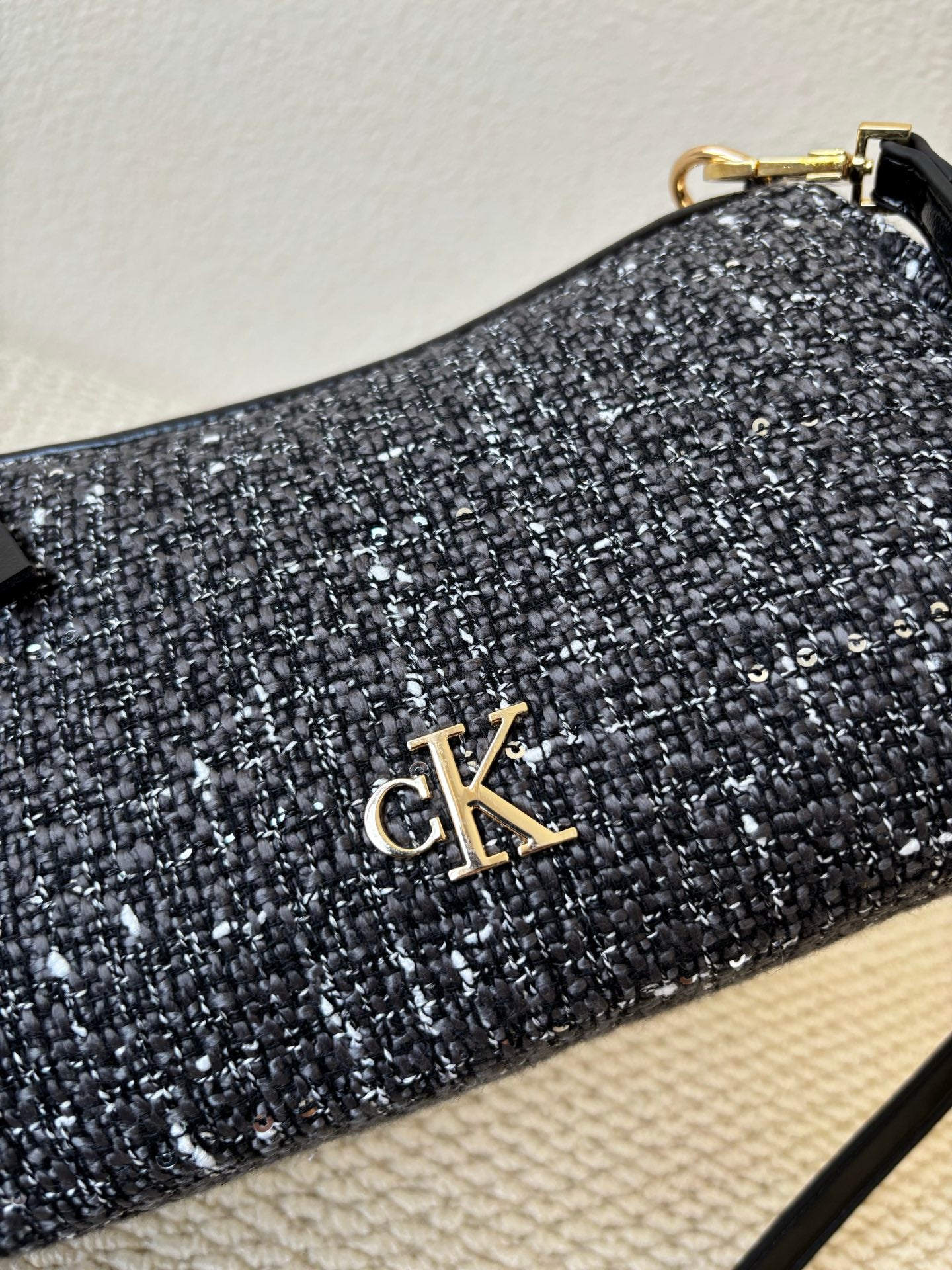 CK Tweed Underarm Bag – Elegant & Versatile