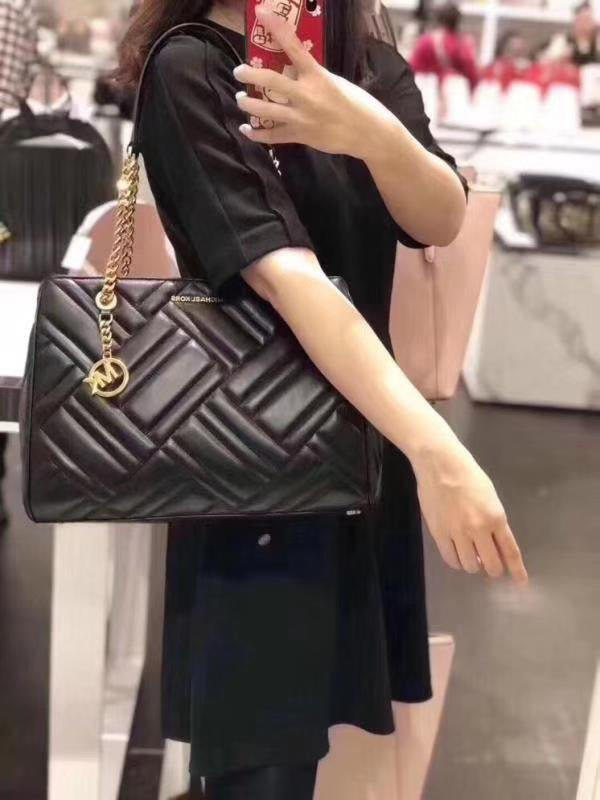 Michael Kors Vivianne Large Quilted Leather Tote Shoulder Bag – Black/Gold