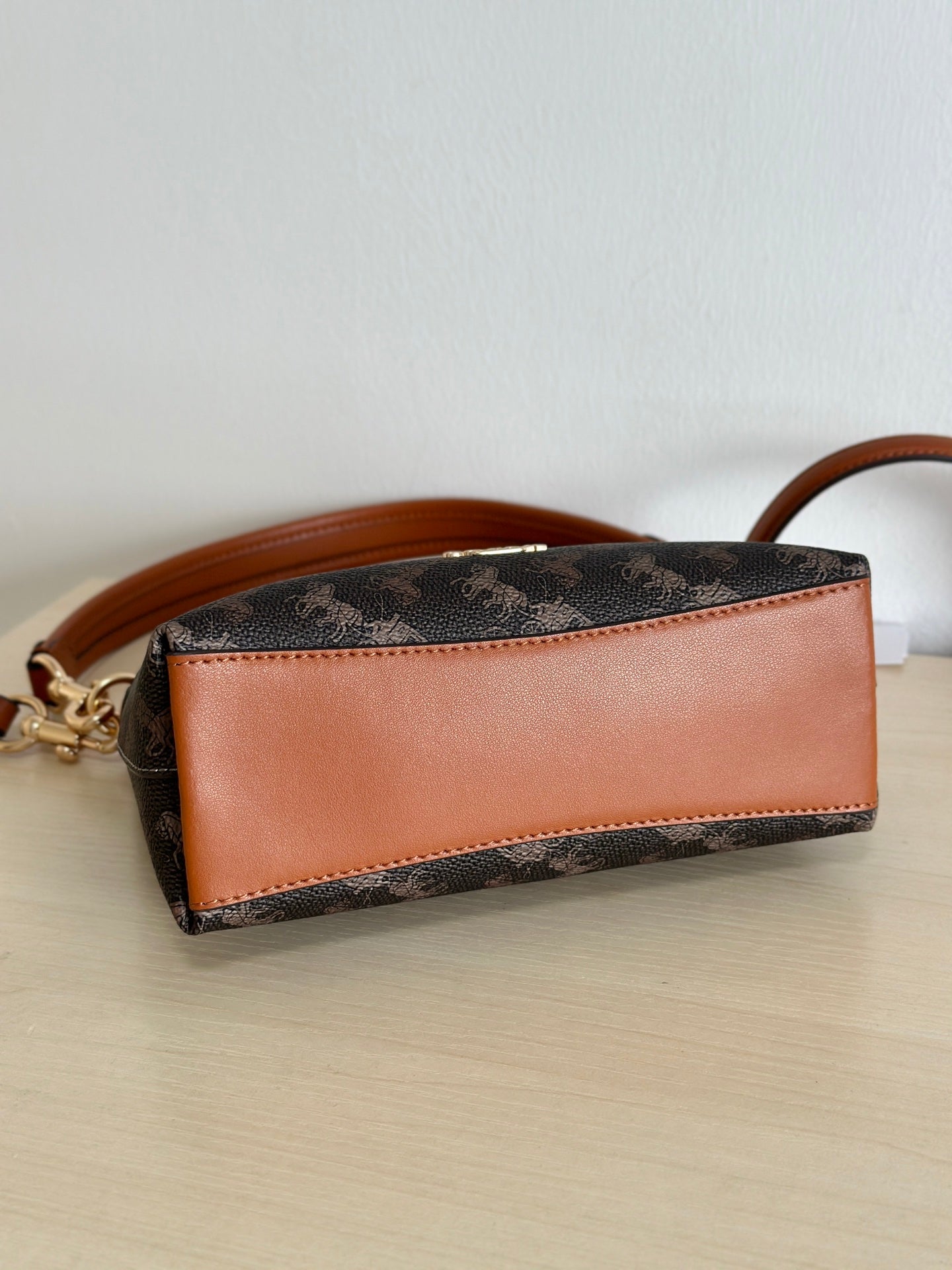 Coach Laurel Mini Shoulder Bag CC037 – Elegant & Everyday Luxury