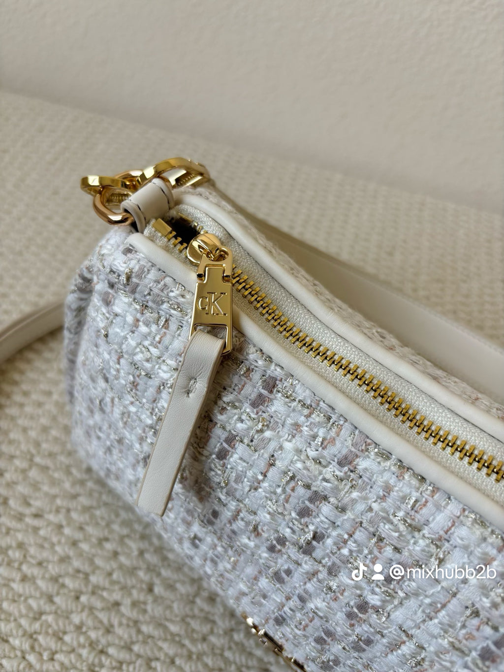 CK Tweed Underarm Bag – Elegant & Versatile