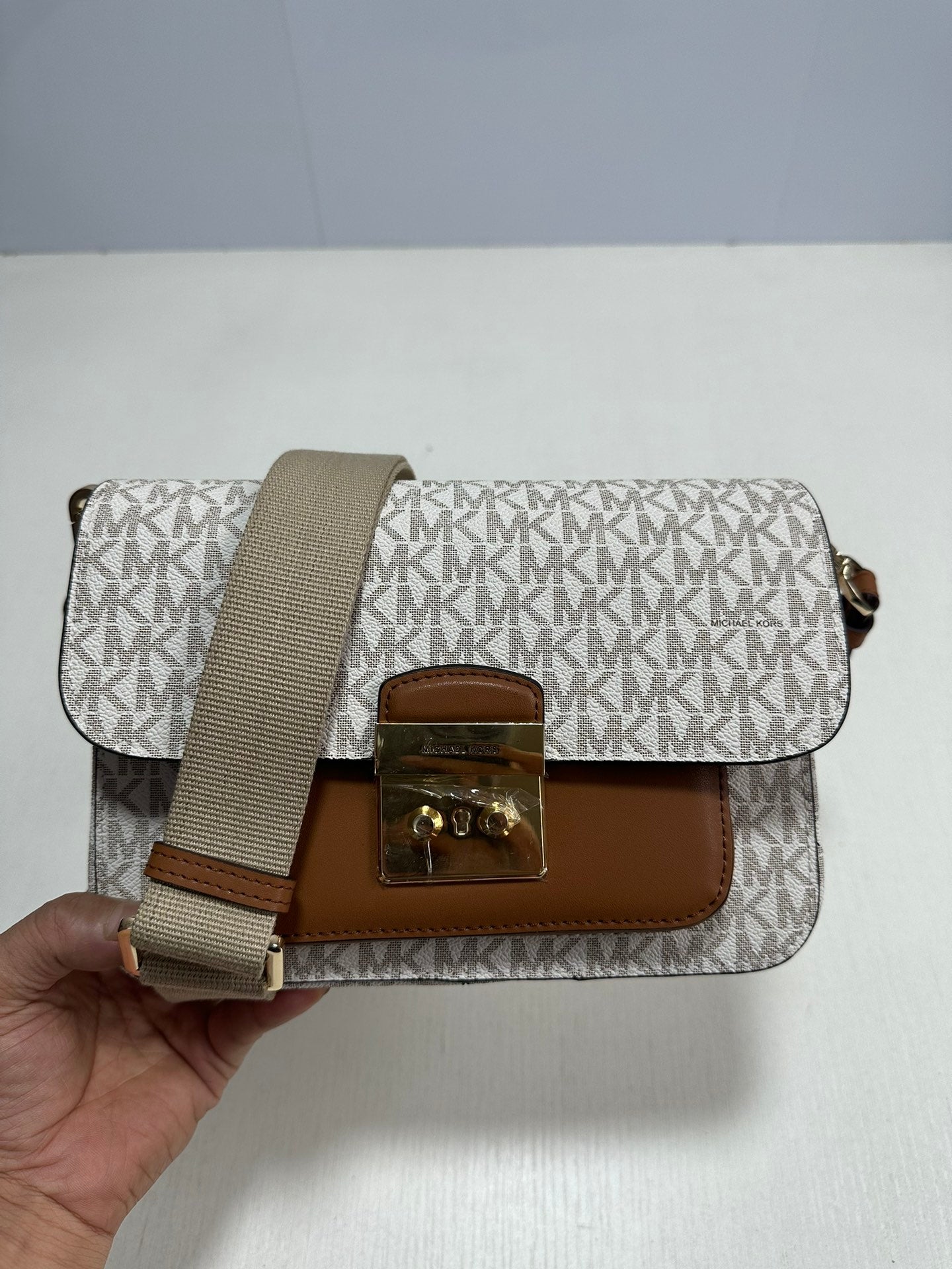 Michael Kors Sloan Editor Medium Flap Messenger Bag – Vanilla
