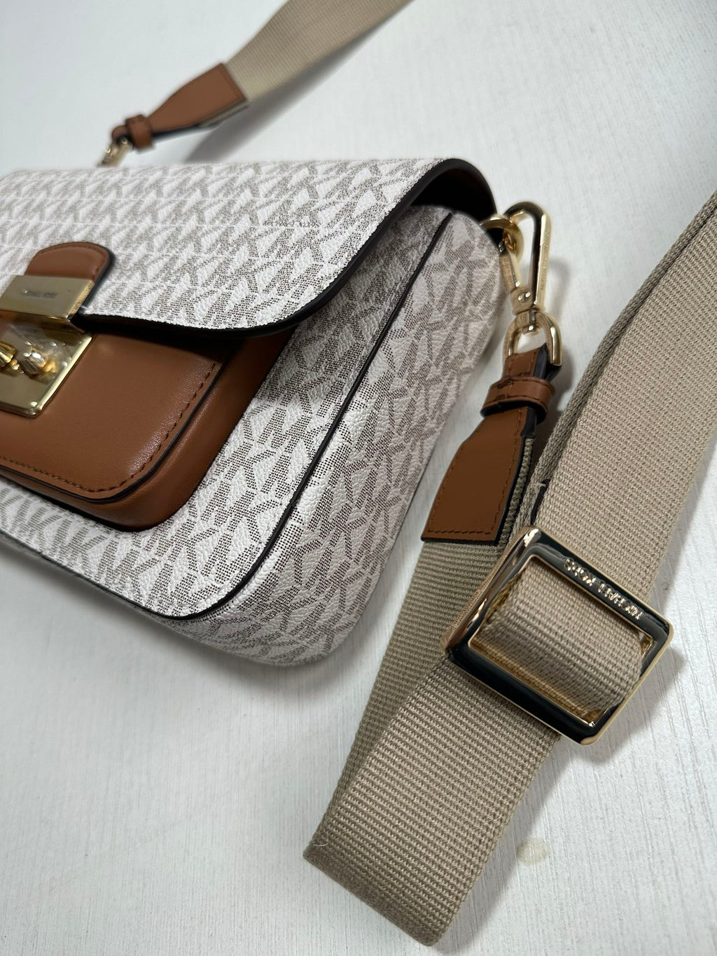 Michael Kors Sloan Editor Medium Flap Messenger Bag – Vanilla