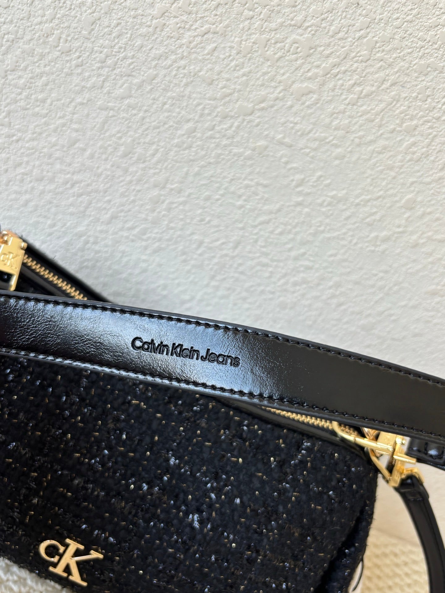 CK Tweed Underarm Bag – Elegant & Versatile