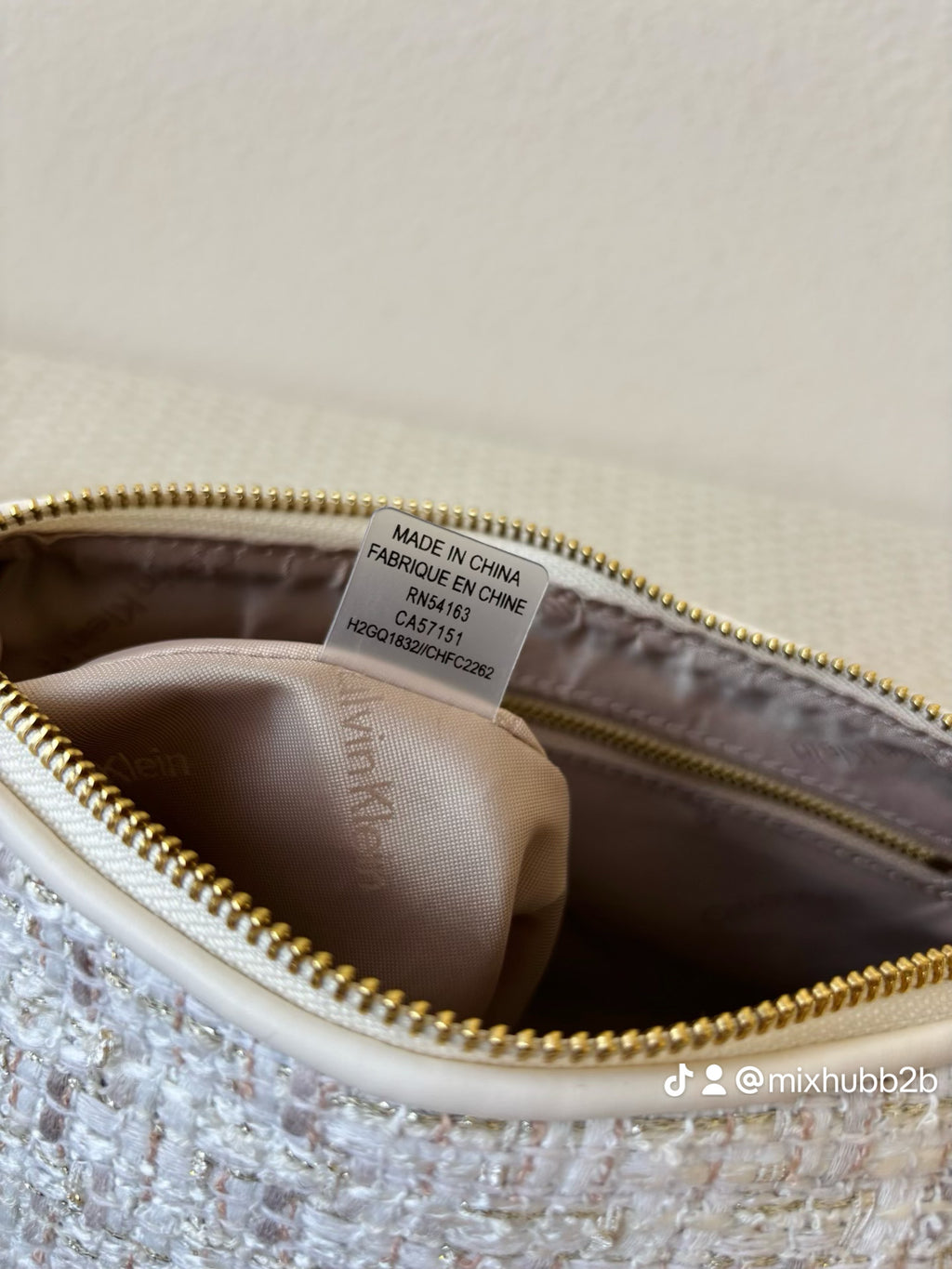 CK Tweed Underarm Bag – Elegant & Versatile