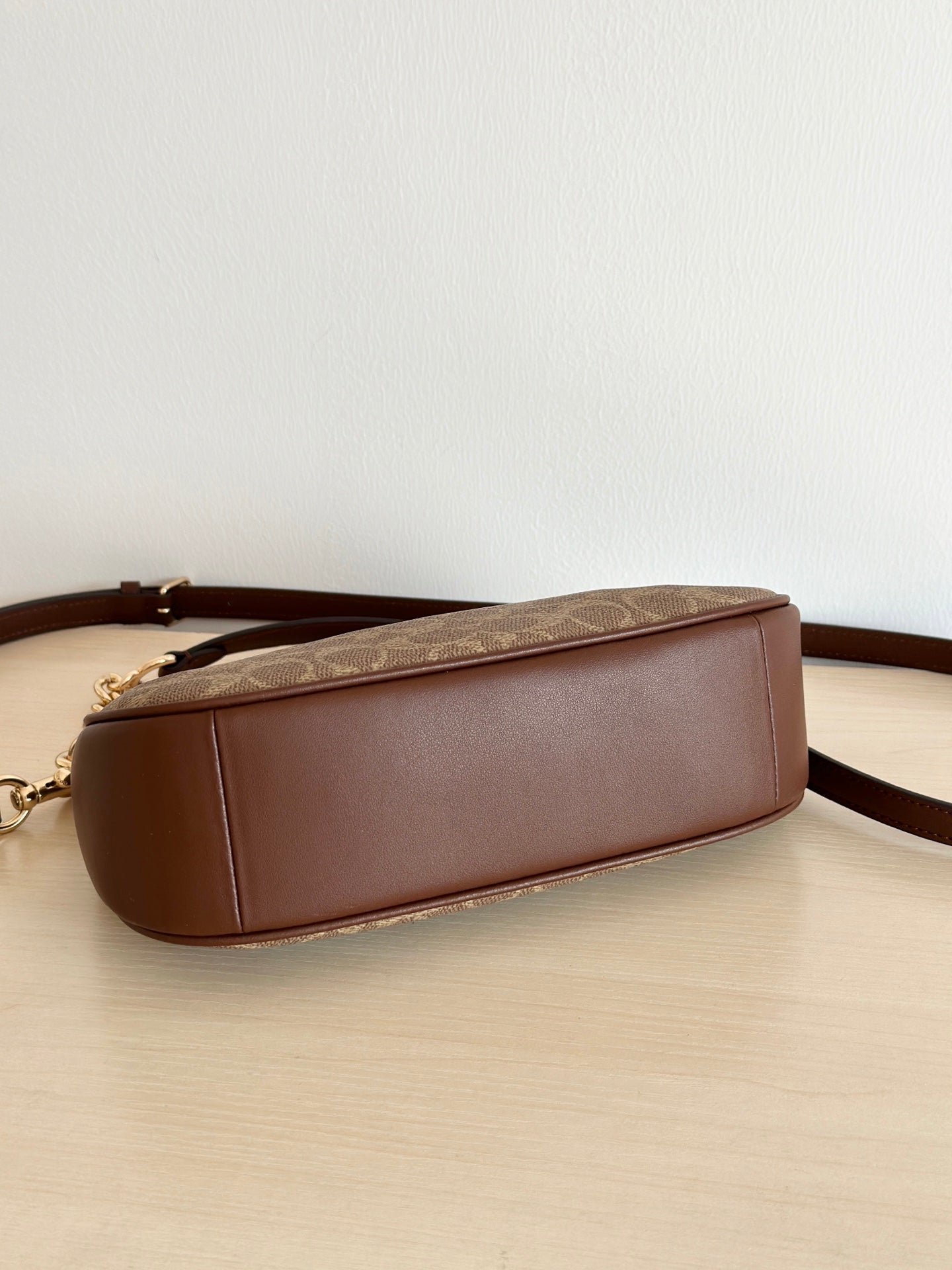 Coach CV933 Teri Shoulder Bag – Signature Canvas