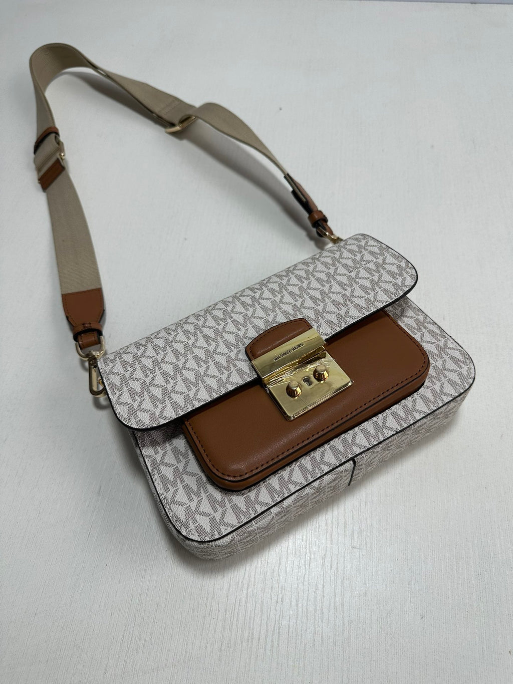 Michael Kors Sloan Editor Medium Flap Messenger Bag – Vanilla
