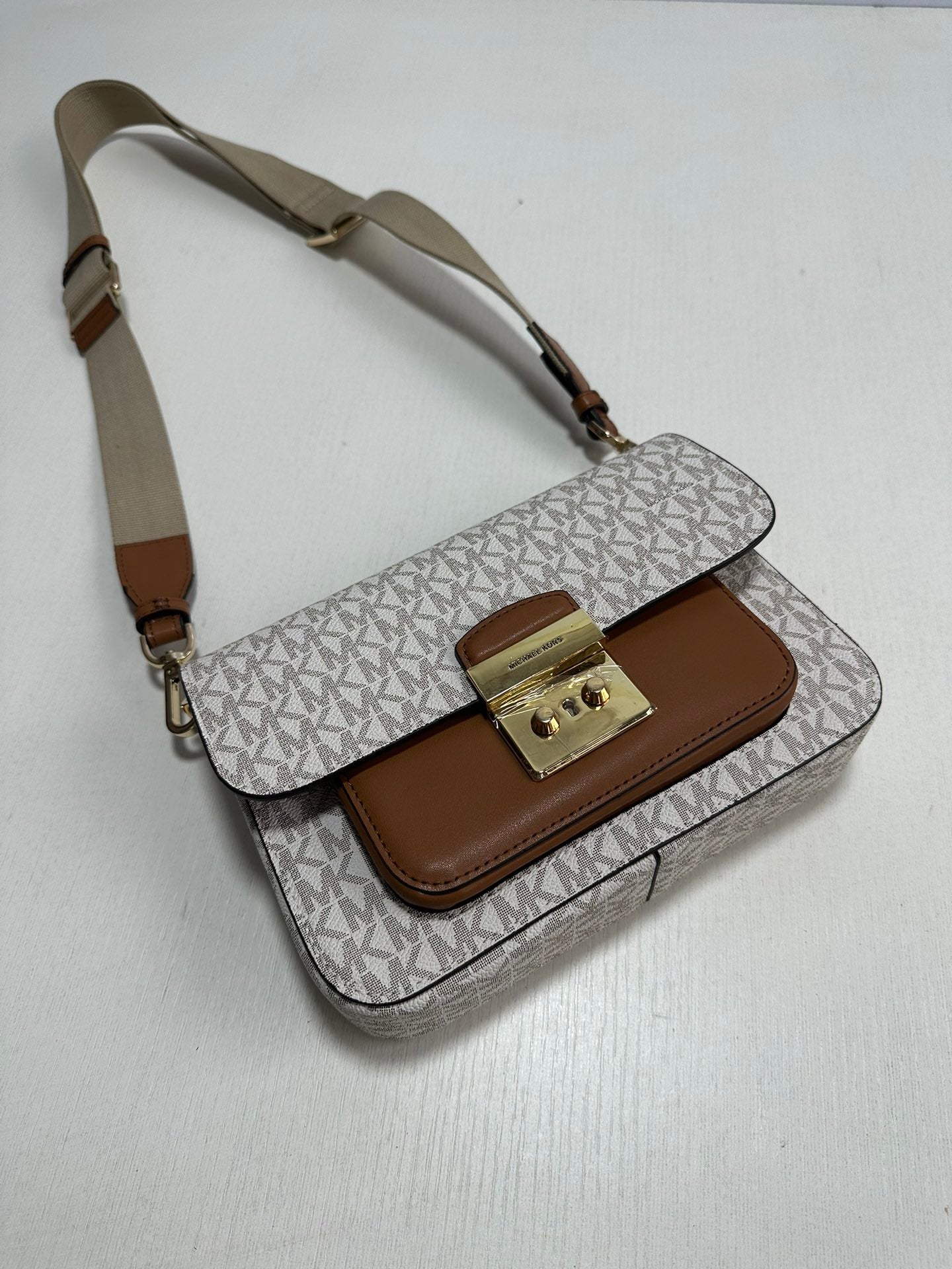 Michael Kors Sloan Editor Medium Flap Messenger Bag – Vanilla