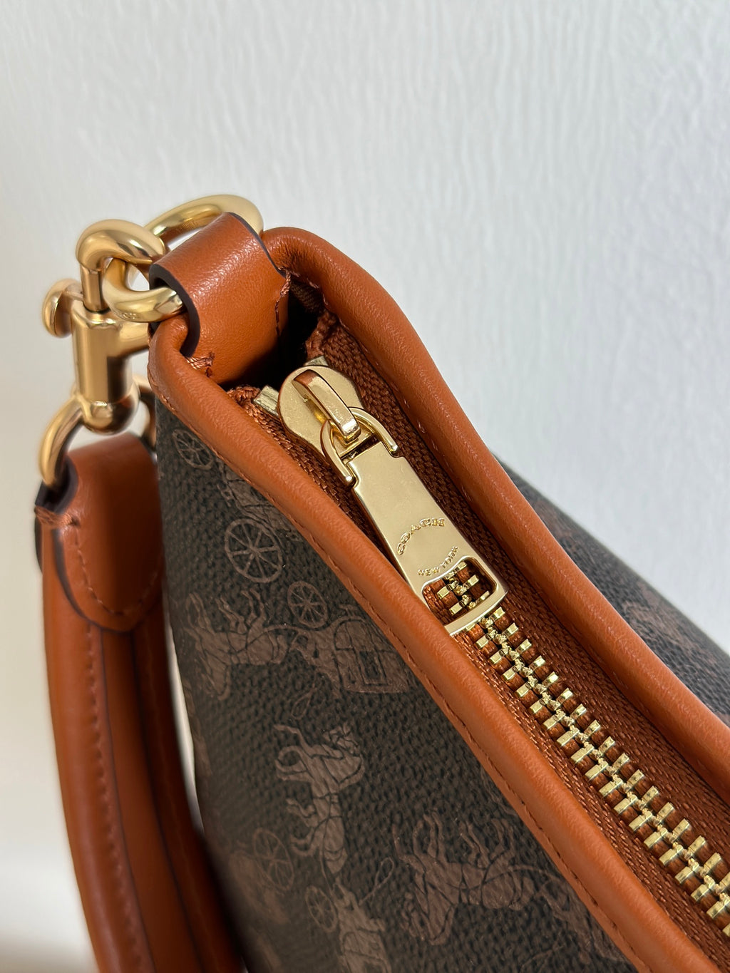 Coach Laurel Mini Shoulder Bag CC037 – Elegant & Everyday Luxury