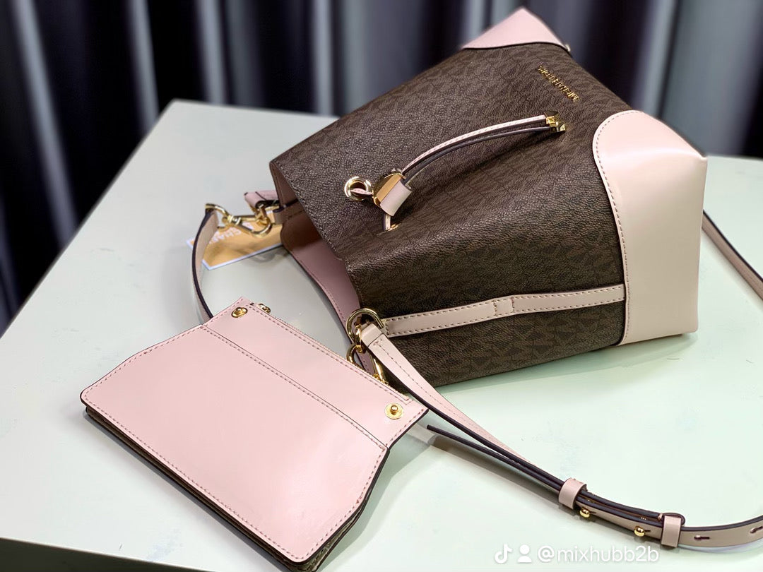 Michael Kors Logo Drawstring Bucket Bag – Brown/Vanilla