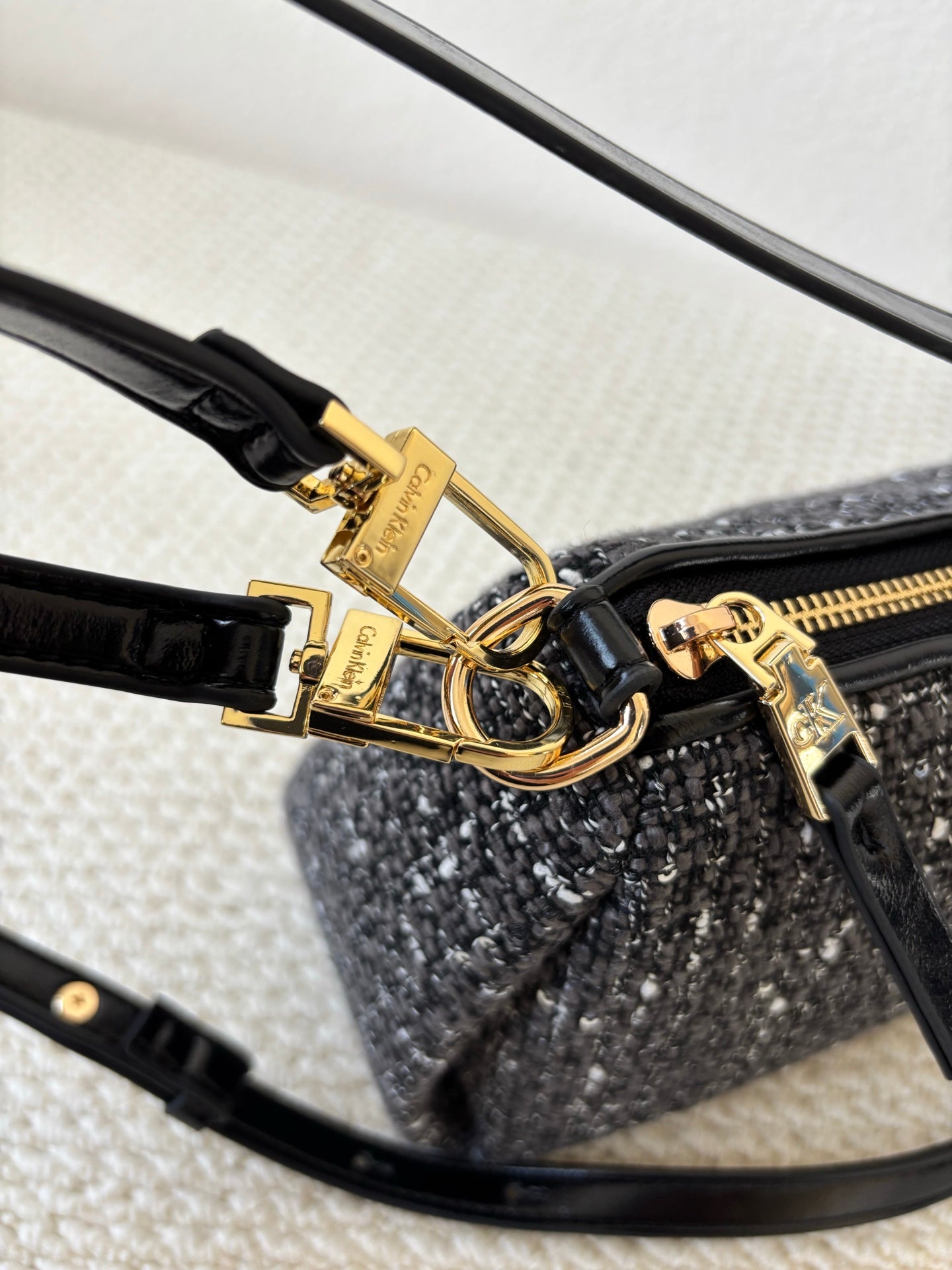 CK Tweed Underarm Bag – Elegant & Versatile