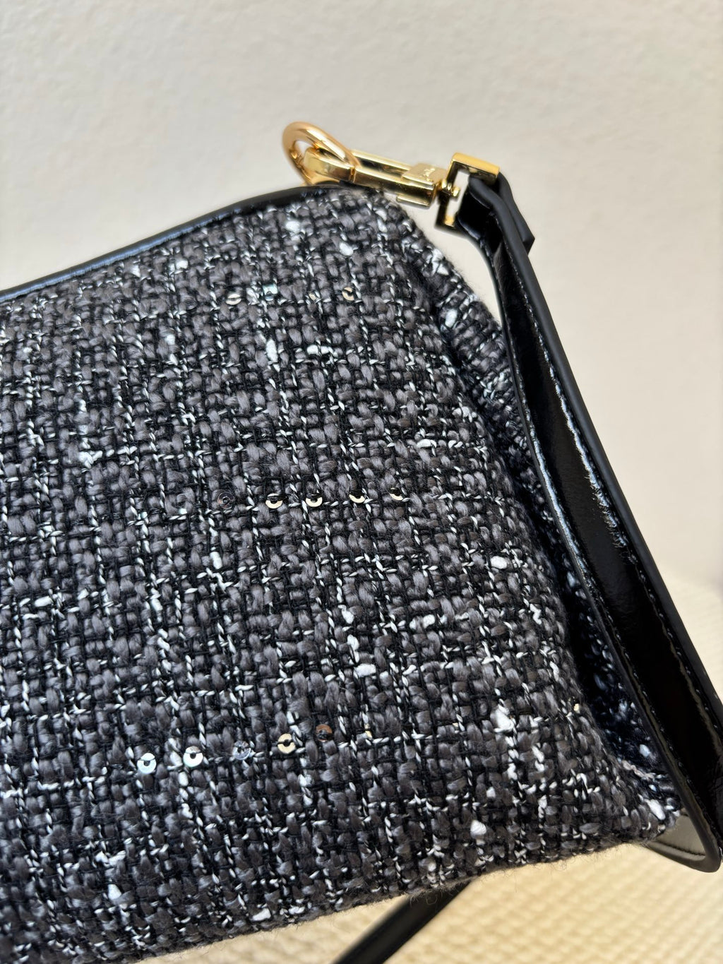 CK Tweed Underarm Bag – Elegant & Versatile