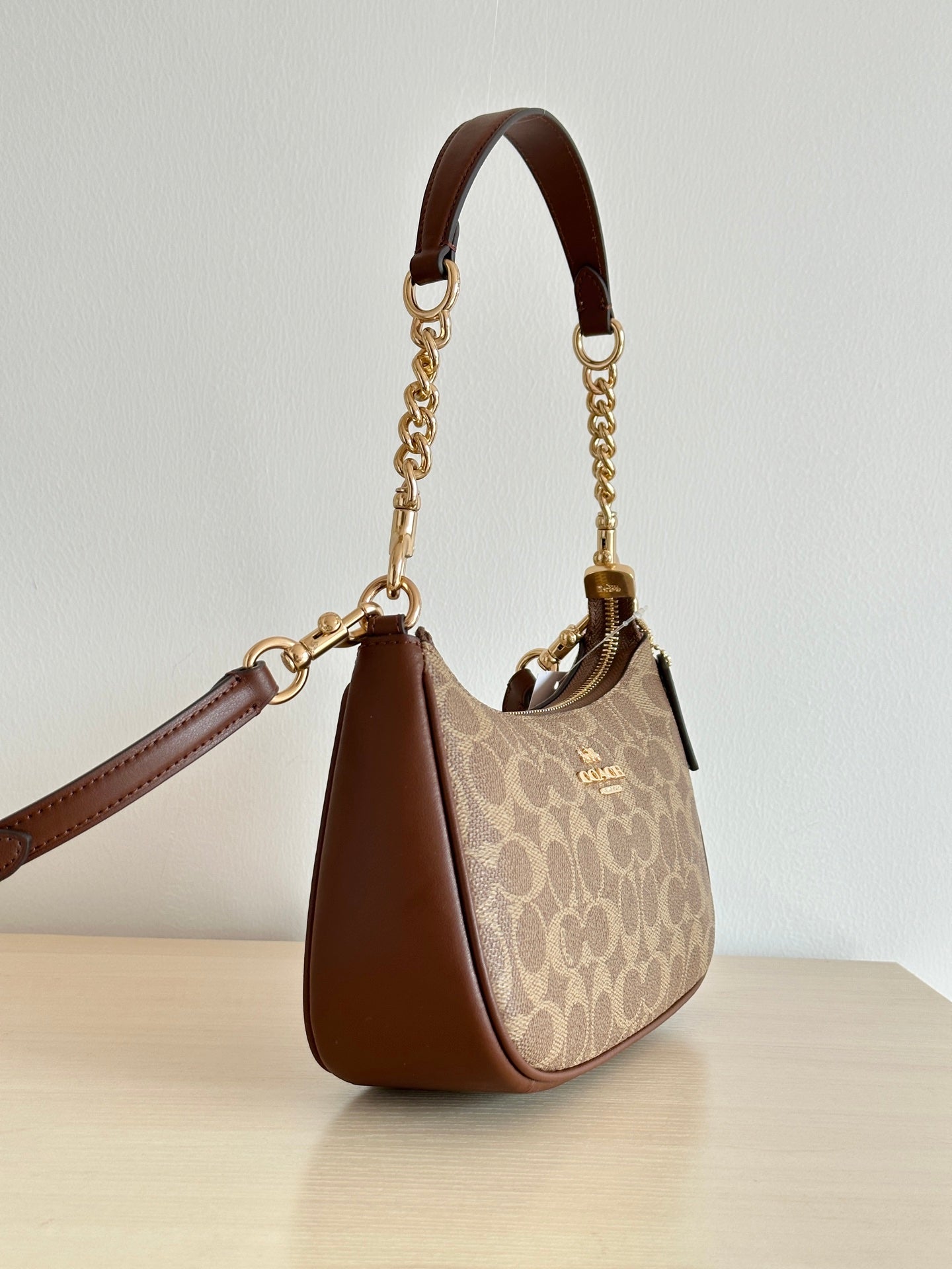 Coach CV933 Teri Shoulder Bag – Signature Canvas