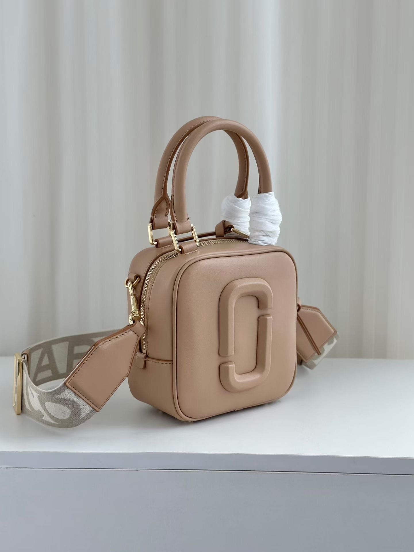 Marc Jacobs The Covered J Marc Cube Bag – Beige / Camel Leather