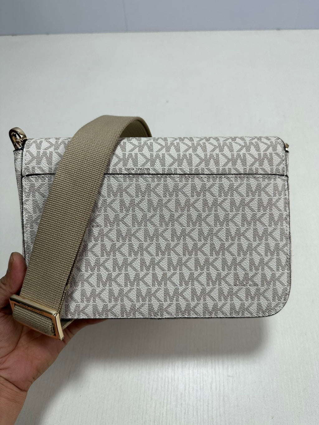 Michael Kors Sloan Editor Medium Flap Messenger Bag – Vanilla