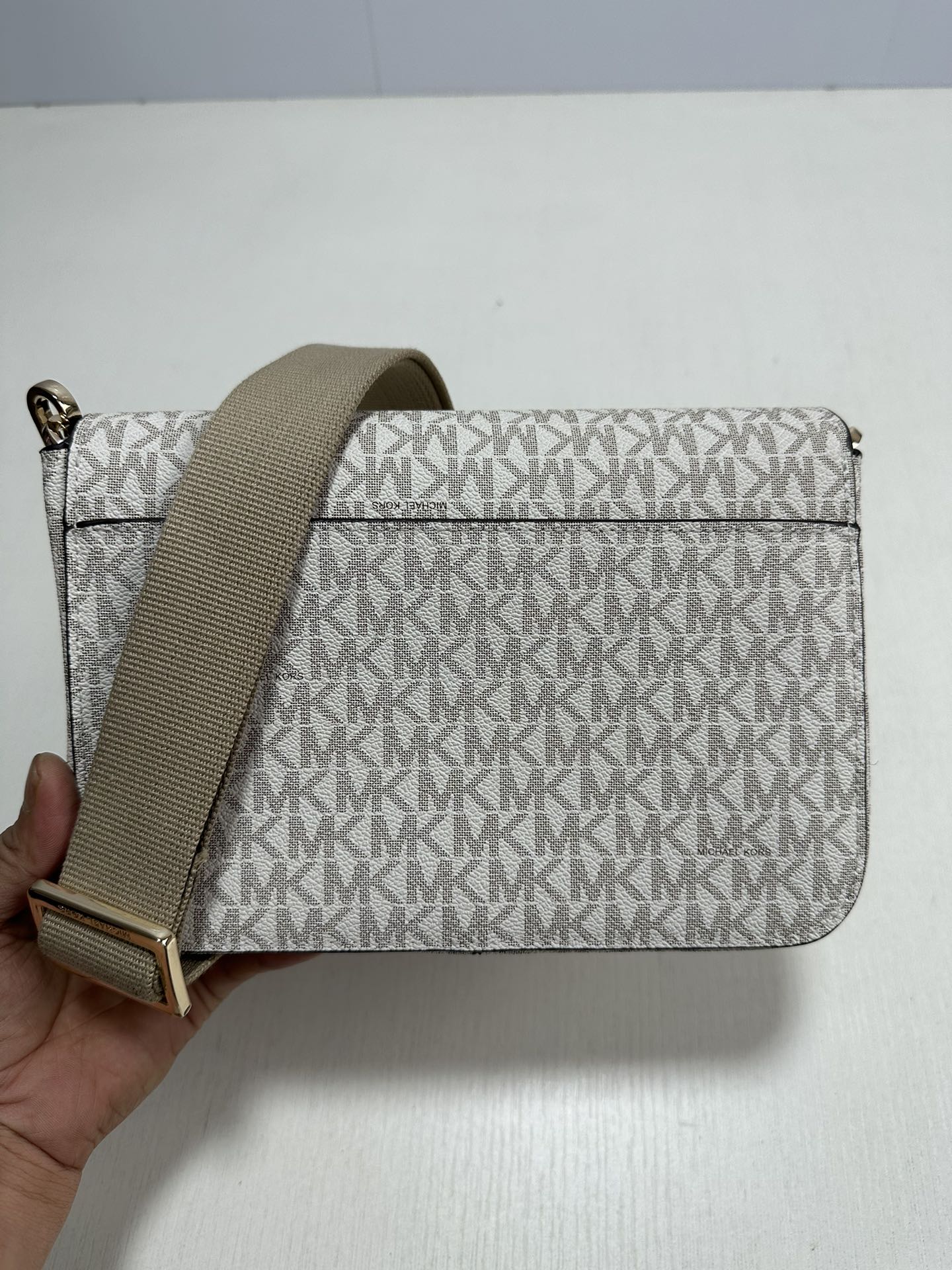 Michael Kors Sloan Editor Medium Flap Messenger Bag – Vanilla