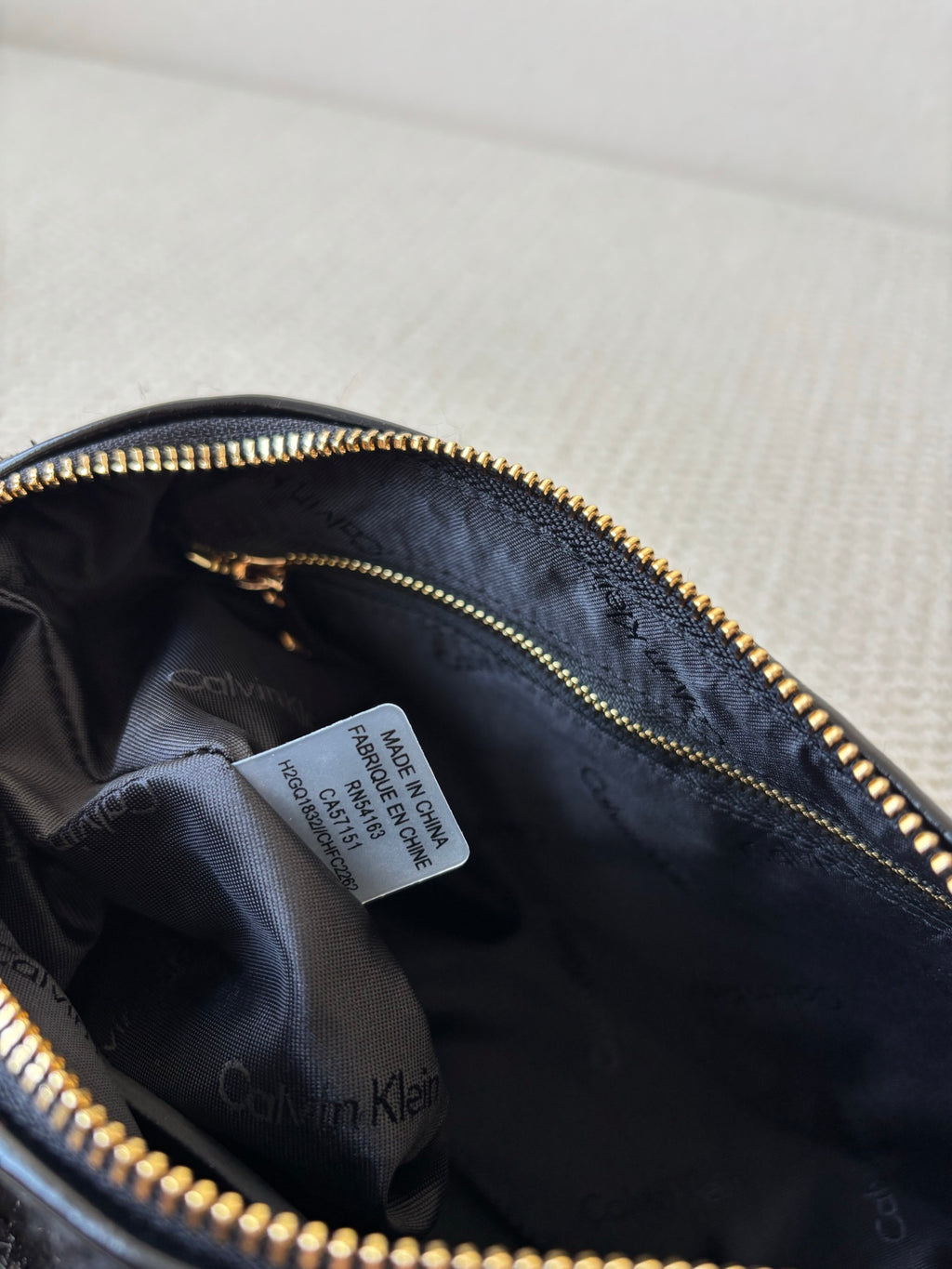 CK Tweed Underarm Bag – Elegant & Versatile