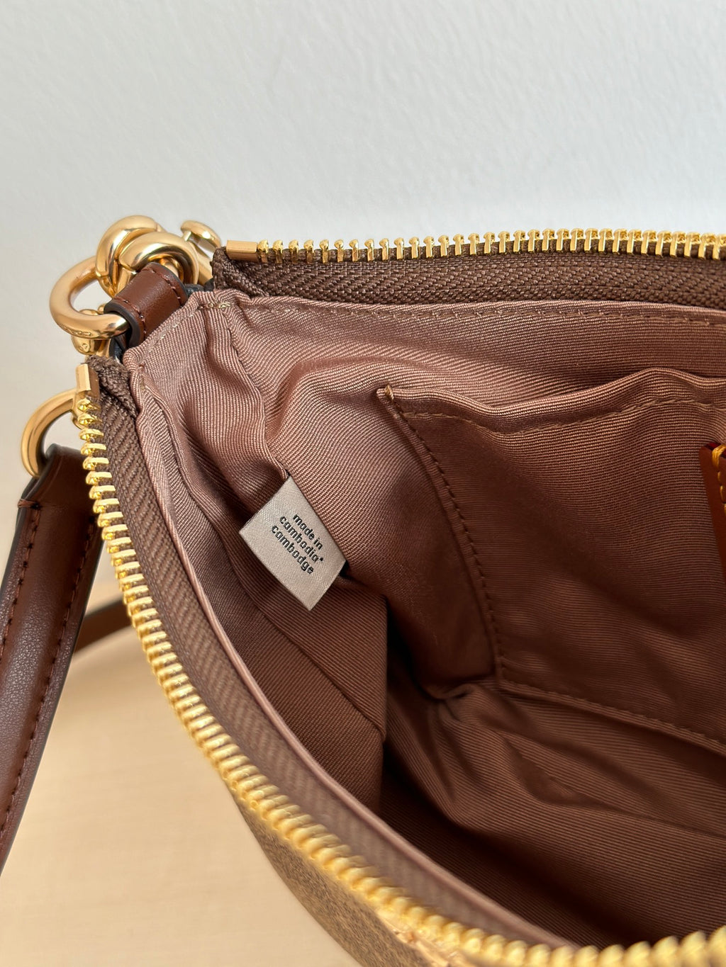 Coach CV933 Teri Shoulder Bag – Signature Canvas