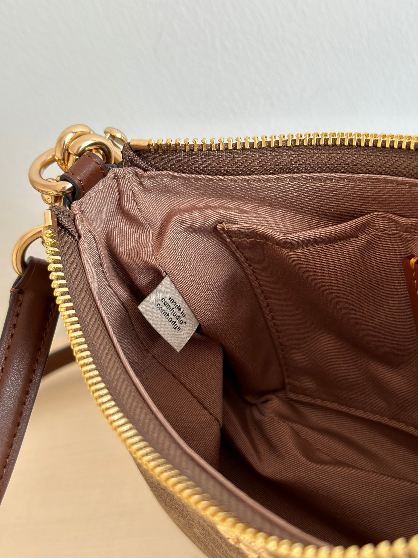 Coach CV933 Teri Shoulder Bag – Signature Canvas